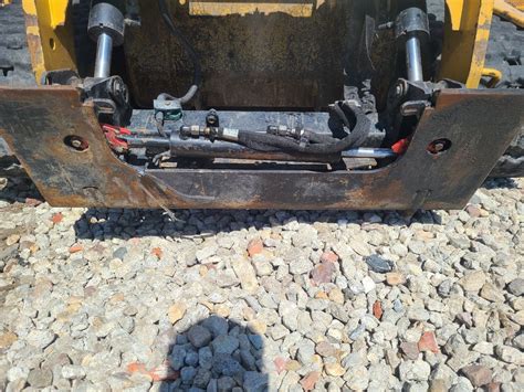 cat skid steer electric quick coupler not working|299d2 electric quick coupler problems.